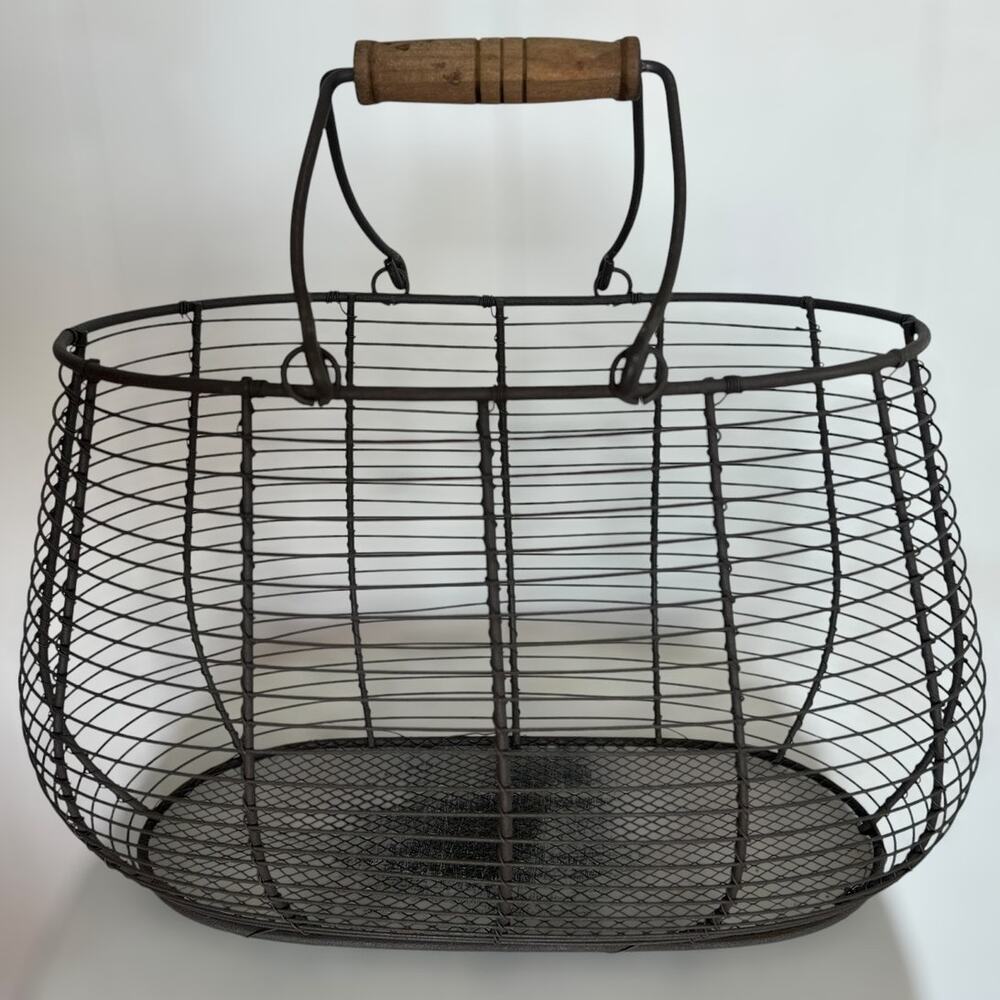 Vintage-Style French Wire Market Basket Black with Wood Handles